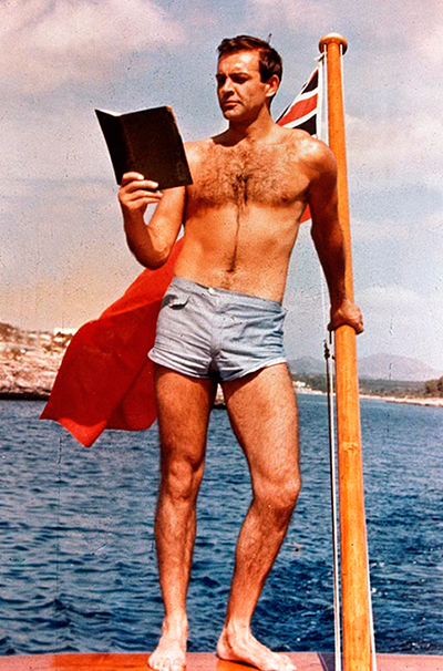 Sean Connery, en 1967 como James Bond, con los célebres calzoncillos de Suspel.