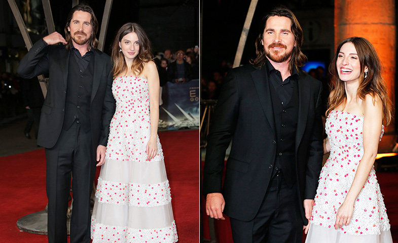 María y Christian Bale posan ante las cámaras antes de la proyección de la película en Londres.   © Cordon Press