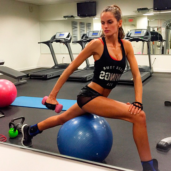 Izabel Goulart es una de las modelos más asiduas al gym. © Instagram @Iza_goulart