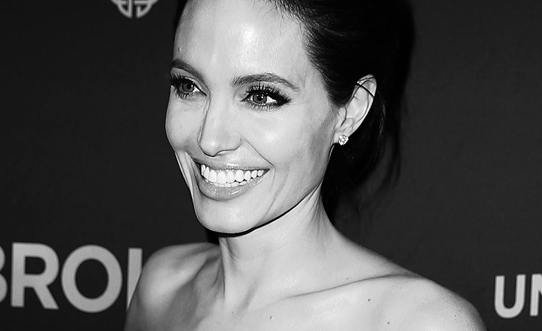 Angelina posa sonriente en plena promoción de 'Unbroken' el pasado mes de noviembre. © Cordon Press