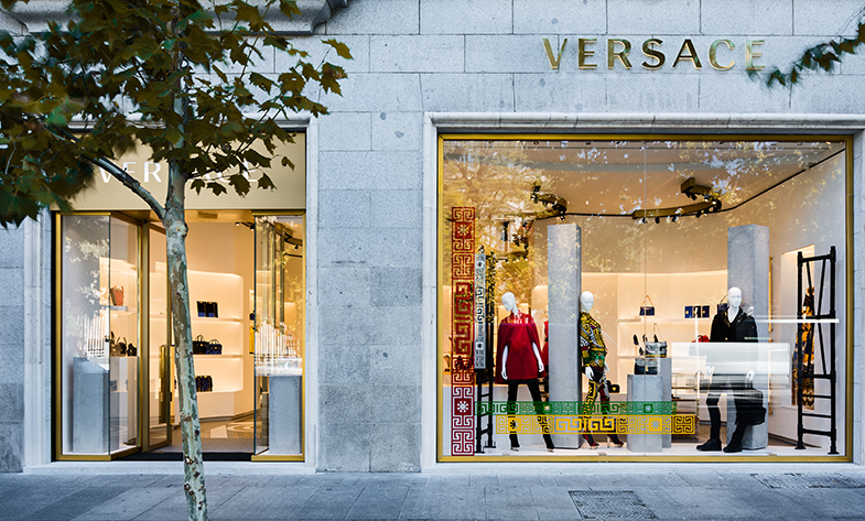 Fachada de la tienda de Versace en Madrid. © Cortesía de Versace