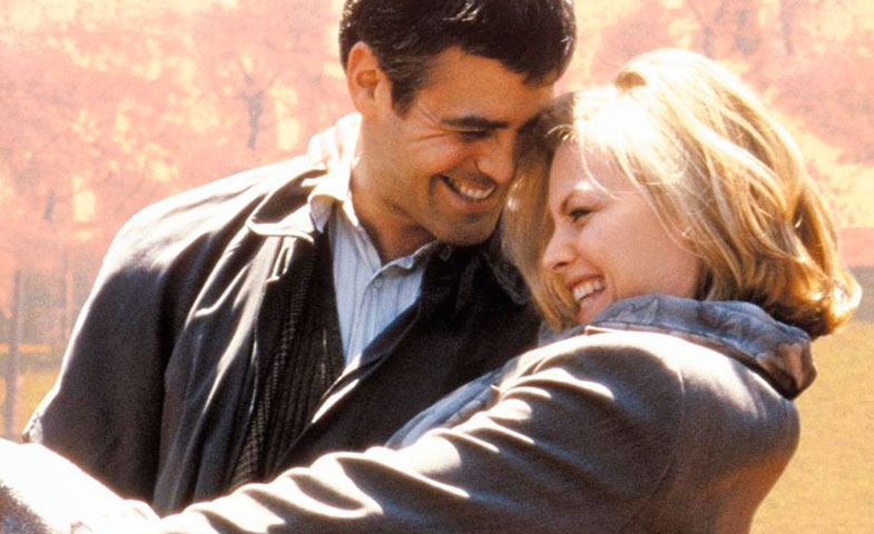 No, George Clooney y Michelle Pfeiffer no se enamoran en veroño. © Fotograma de 'un día inolvidable' (1996).