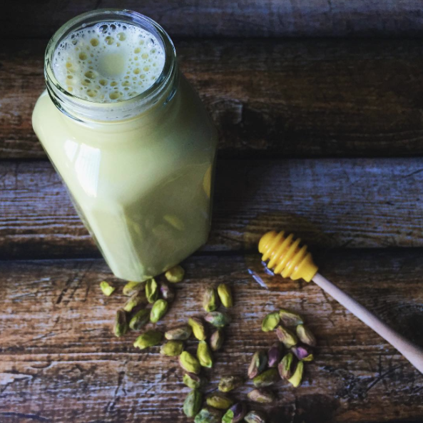 La leche de pistacho entra por los ojos, ¡es verde! © Instagram @janny.organically