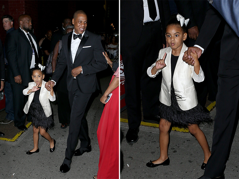 Beyoncé llegó a la ceremonia de entrega de premios arropada por su marido y su hija. © Cordon Press