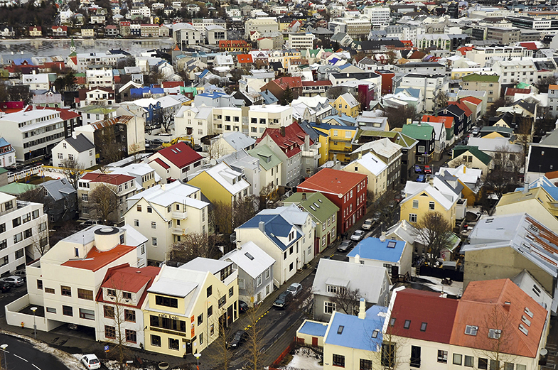 Uno de los barrios de Reikiavik con casas multicolores.