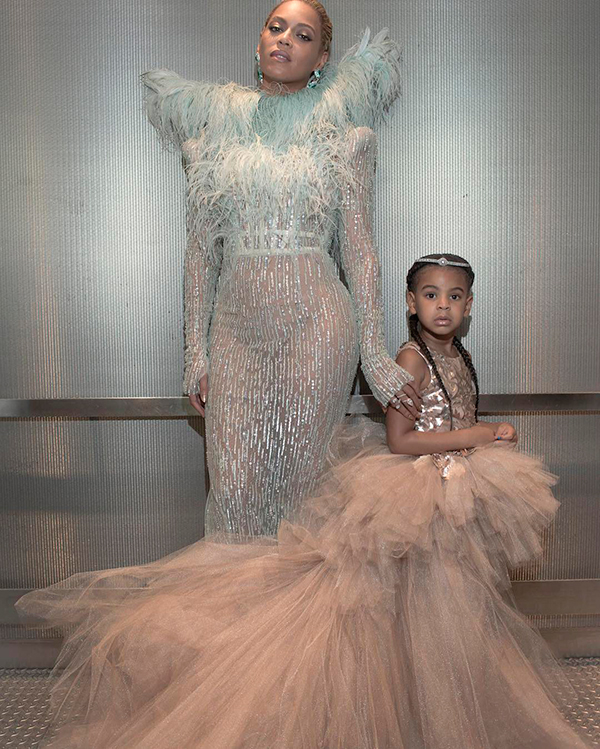 Beyoncé y Blue Ivy, a juego en los VMA's. © Cordon Press