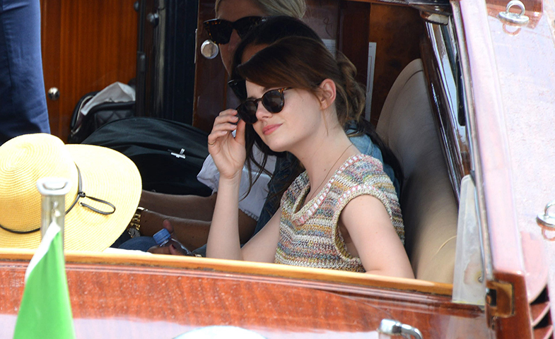 Emma Stone a su llegada a Venecia. Su cinta, La La Land, parte como una de las favoritas. © Cordon Press