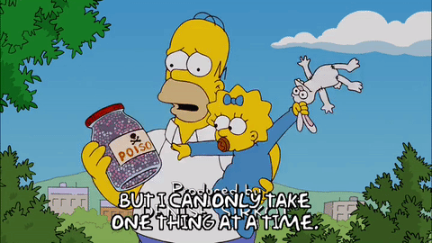 Si algo nos ha enseñado Homer Simpson es que los hombres solo pueden hacer una cosa a la vez ©Fox.