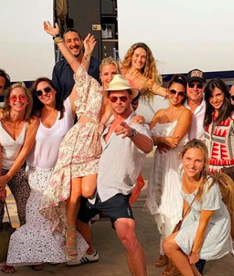 Elsa Pataky celebra en yate su cumpleaños en Ibiza