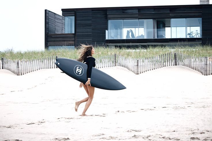 La tabla de surf de Chanel regresa