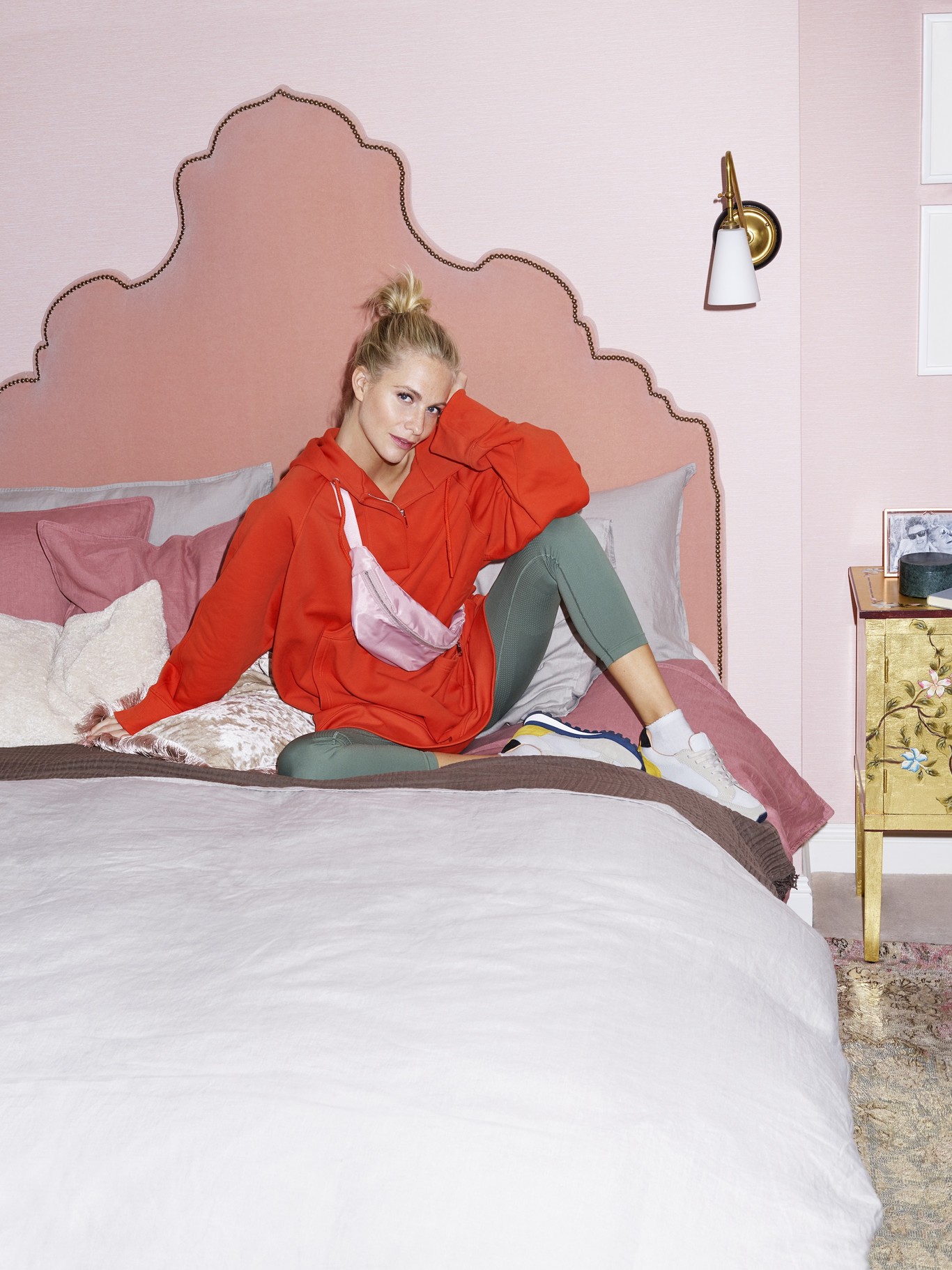 La modelo Poppy Delevigne protagoniza la nueva campaña de H&M Home en su casa de Londres