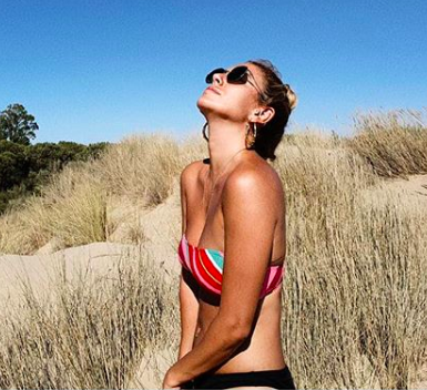 Blanca Suárez luce cuerpazo con un bikini multicolor de Women's Secret