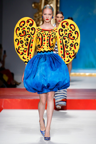 Moschino se inspira en el arte español en su colección primavera-verano 2020 en Milán.