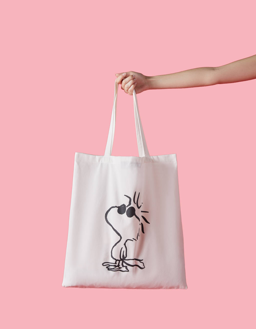 Bershka lanza una colección limitada protagonizada por Snoopy