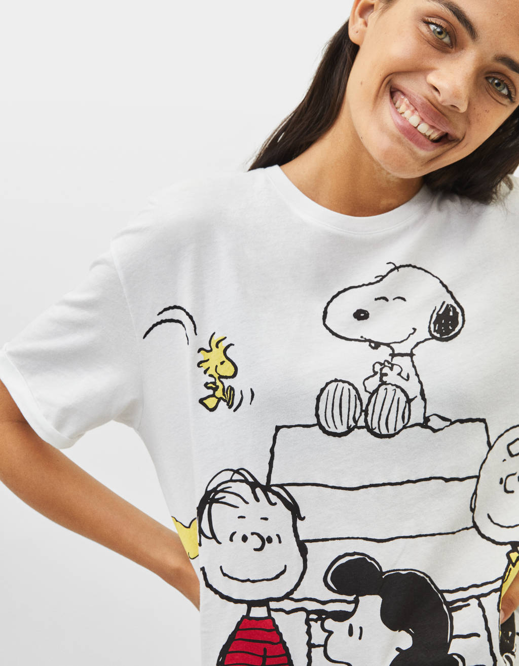 Bershka lanza una colección limitada protagonizada por Snoopy