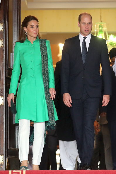 Kate Middleton elige un look tradicional pakistaní en su segundo día de visita oficial
