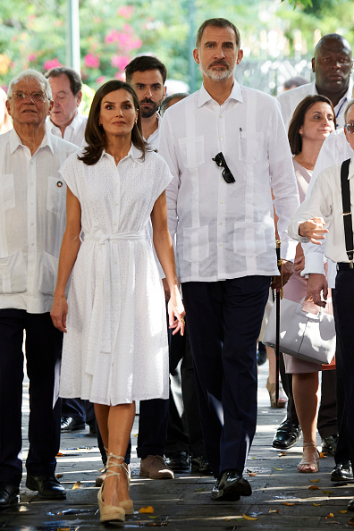 La reina Letizia de nuevo apuesta por el blanco en su segundo día en Cuba