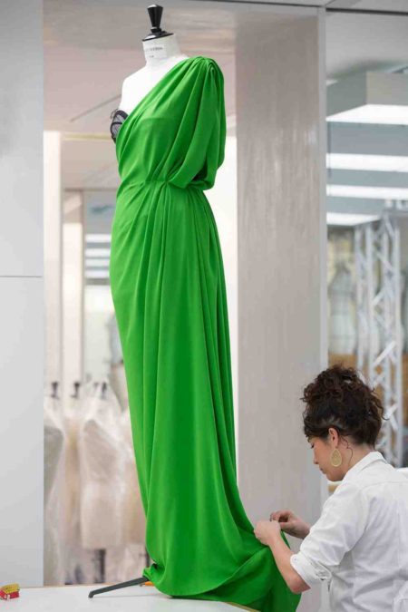 El Savoir Faire de los vestidos de Dior de Jennifer Aniston y Charlize Theron en los Globos de Oro 2020