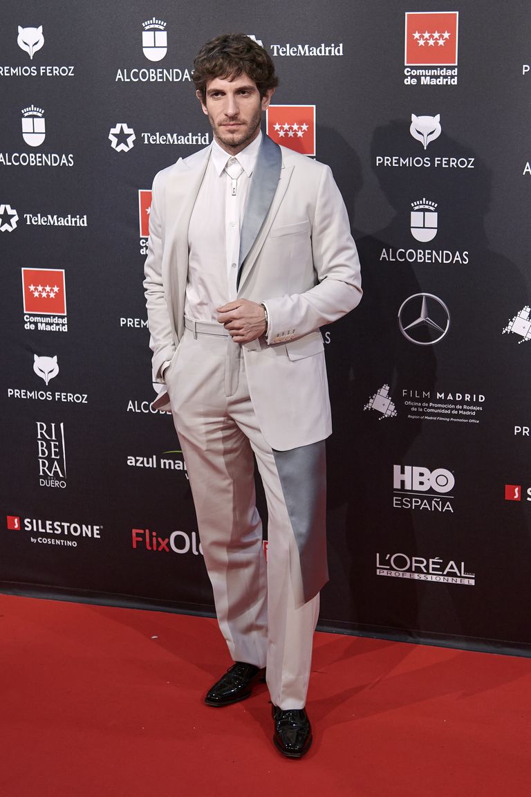 vQuim Gutiérrez eligió un Dior Men súper original para los Premios Feroz 2020