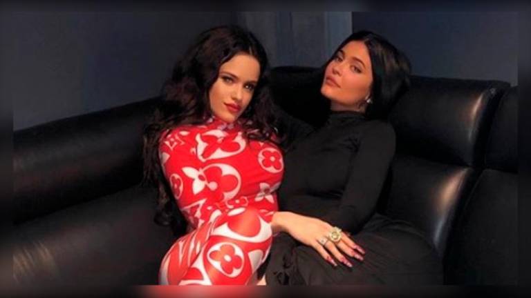 Rosalía y Kylie Jenner se comprometen en Instagram y la foto se hace viral