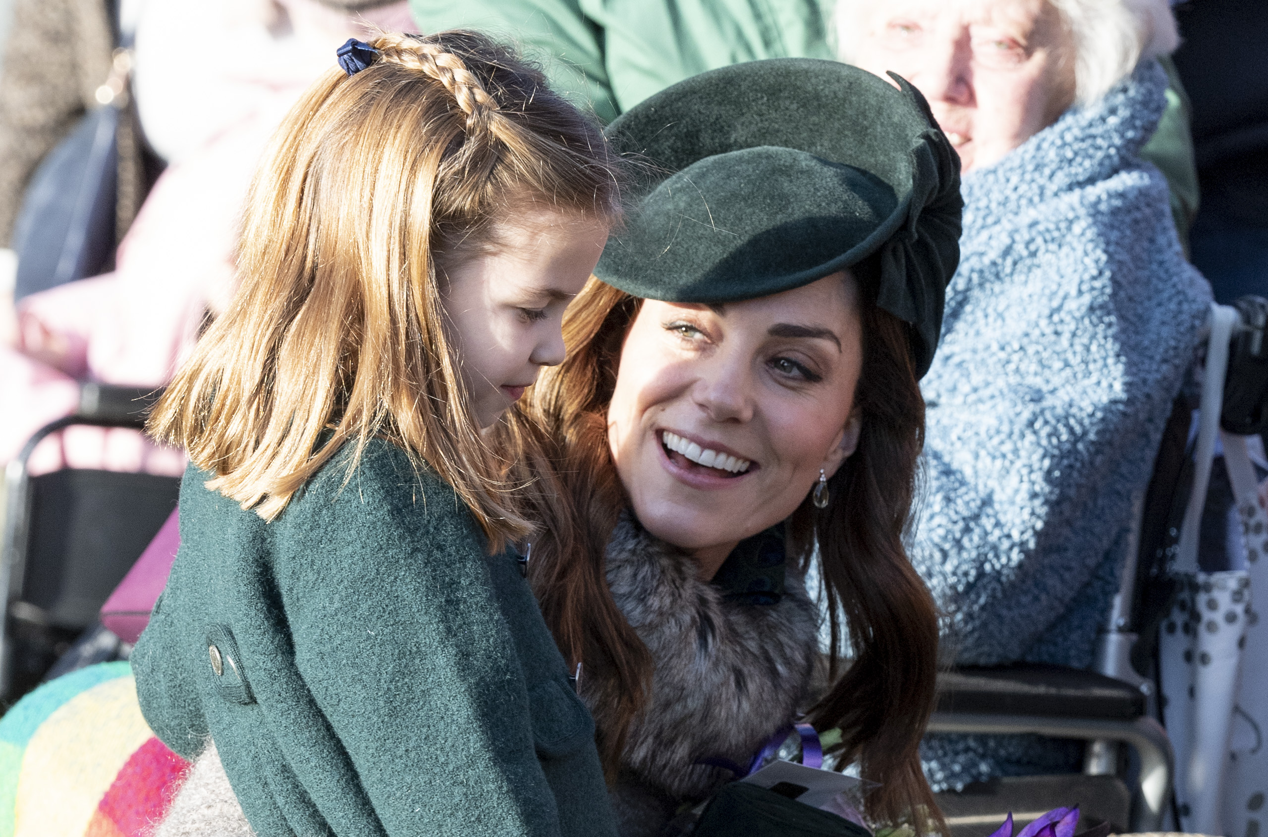 Kate Middleton vuelve a fotografiar a la princesa Charlotte con una imagen inédita de lo más tierna