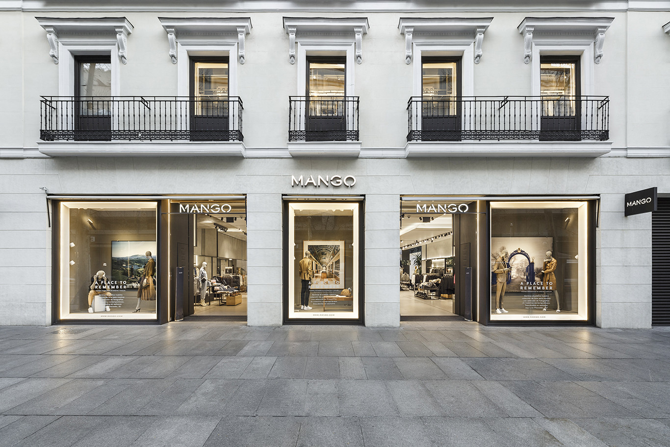 Mango se suma a ARCO y llena de arte sus tiendas de Madrid con una exposición de fotografía contemporánea