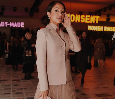 La youtuber Liza Koshy descubre su lado más 'feminista' de la mano de Dior