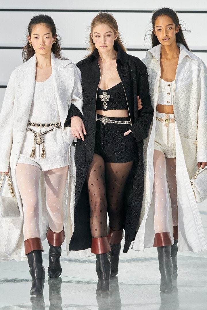 PFW: La 'nueva era' de Chanel confirma el blanco y negro como el color del otoño 2020/21