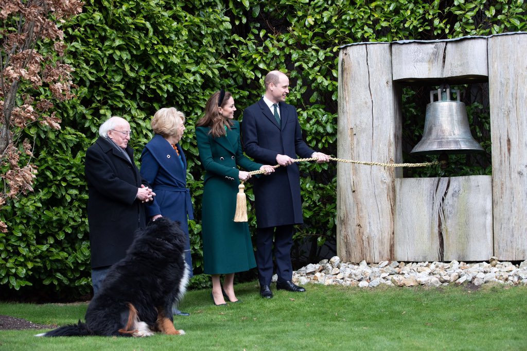 Así es el total look verde con el que Kate Middleton ha pisado suelo (en su primer viaje oficial) en Dublín