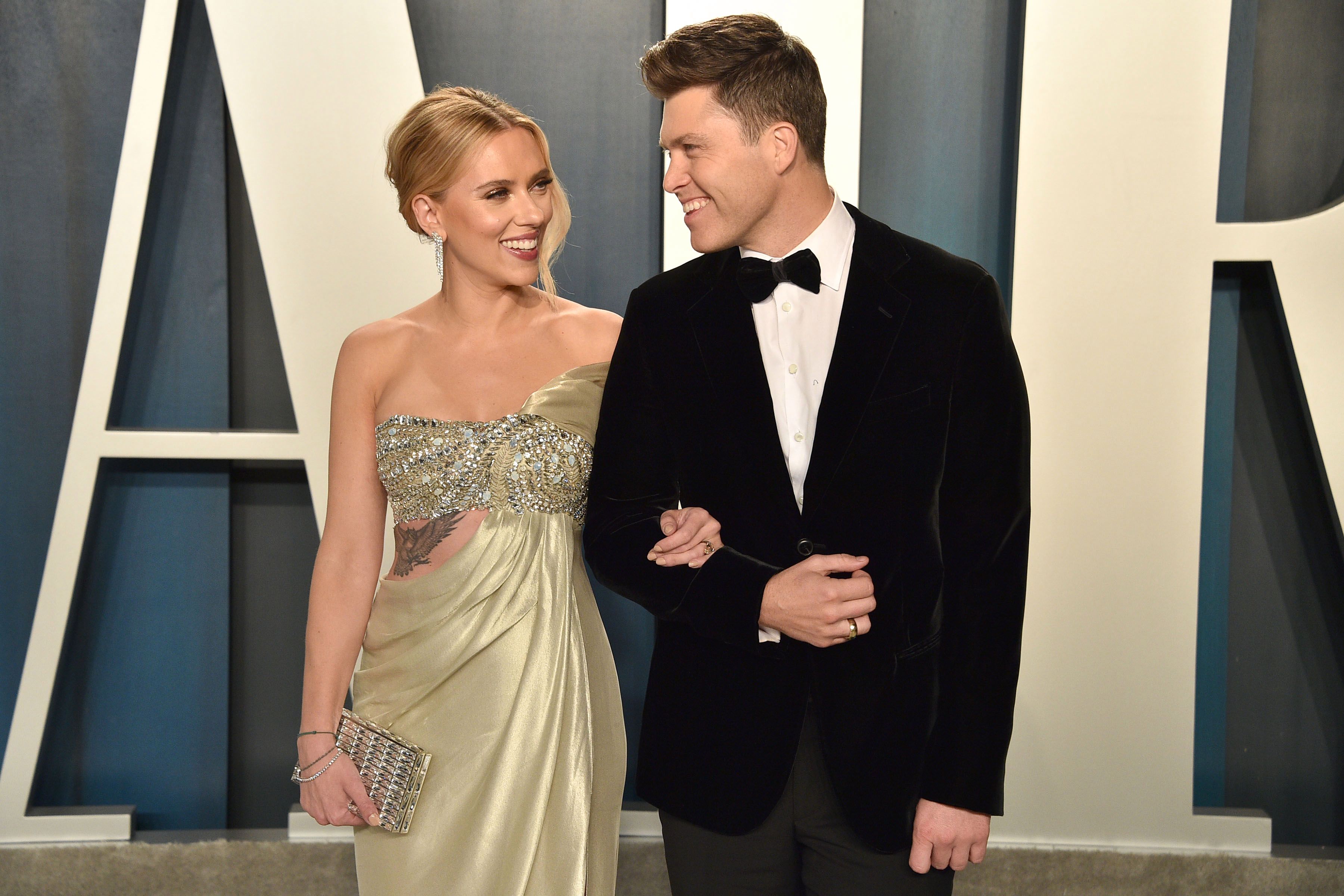 ¡Vivan los novios! Scarlett Johansson se casó en secreto con Colin Jost