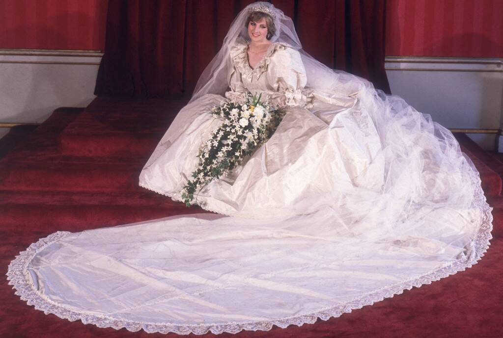 7 datos curiosos que no conoces sobre el vestido de novia de Lady Di