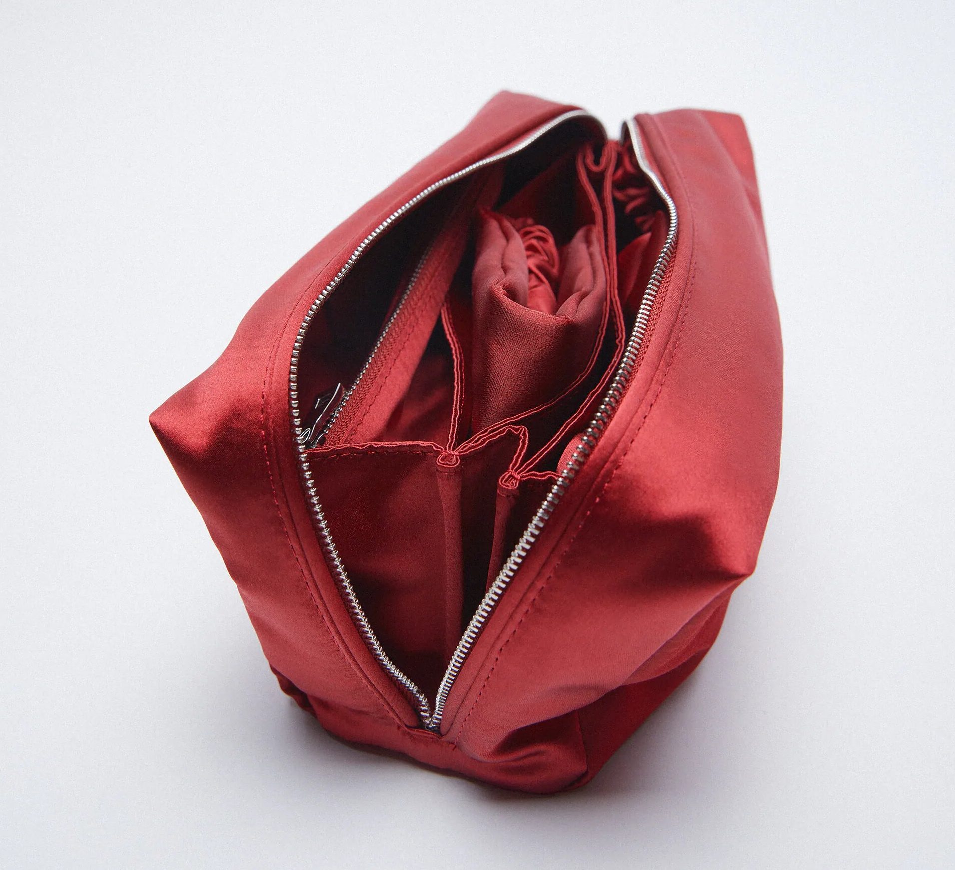 Zara lanza una colección rojo pasión especial San Valentín