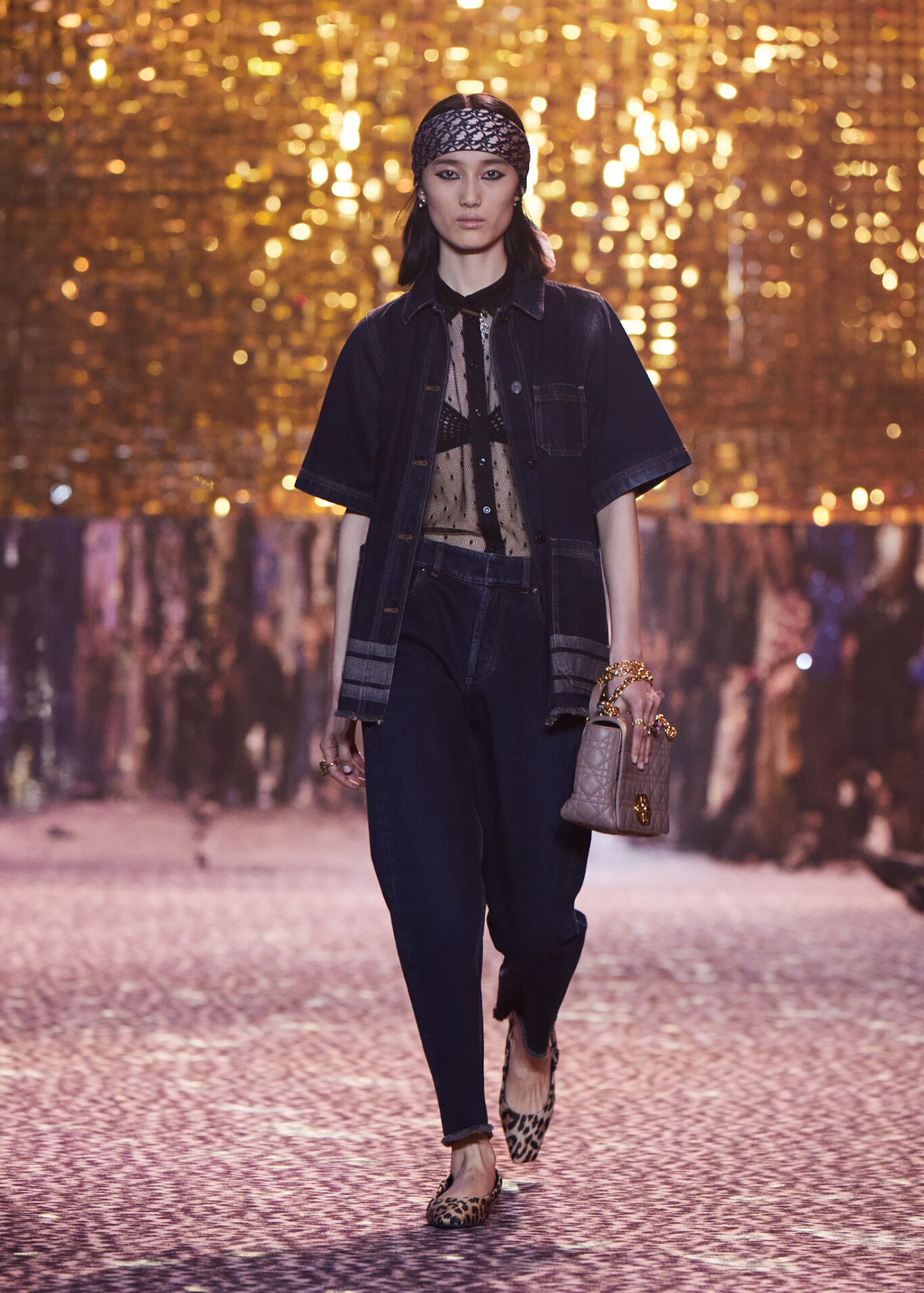 Dior presenta por primera vez su colección Pre-Fall en un desfile en Shanghai