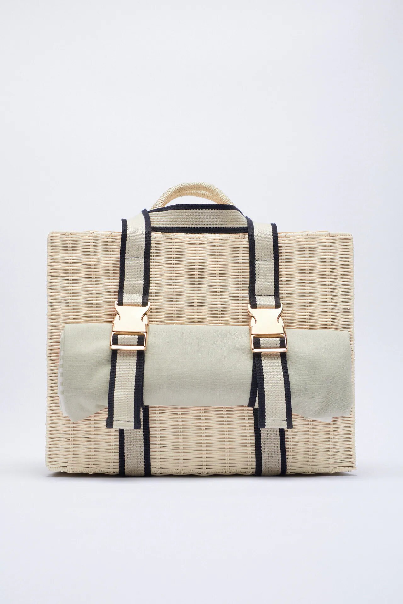 Zara lanza una colección de cestas de picnic perfectas para el verano