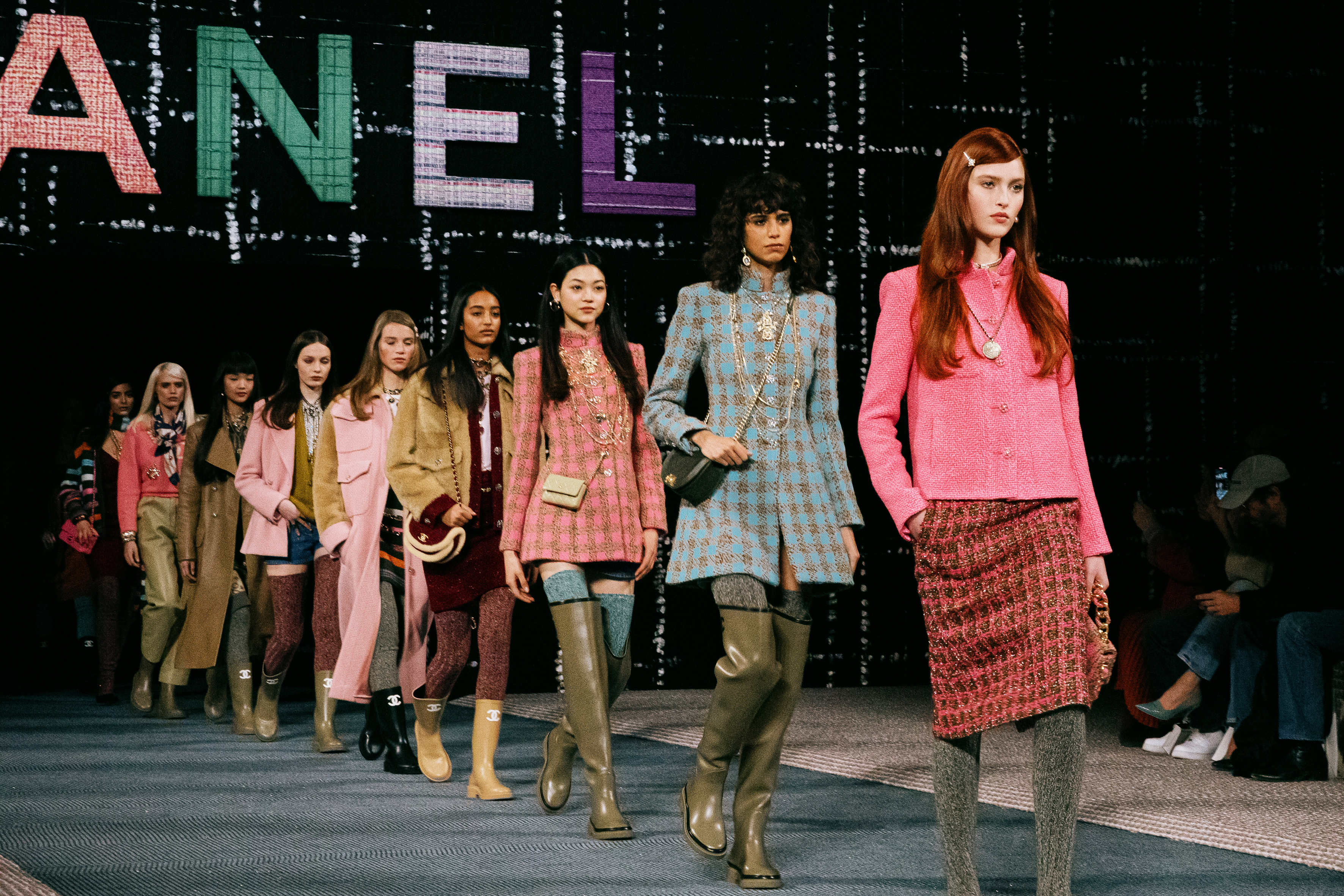Fall-Winter 2022/2023 Chanel: Say it with Tweed