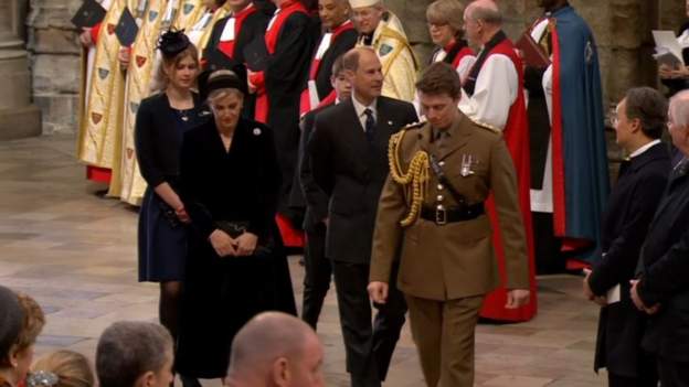 Las Casas Reales se reúnen en Westminster en el homenaje al duque de Edimburgo
