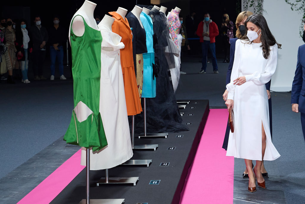 La reina Letizia apoya la moda española y regresa a la MBFWMadrid