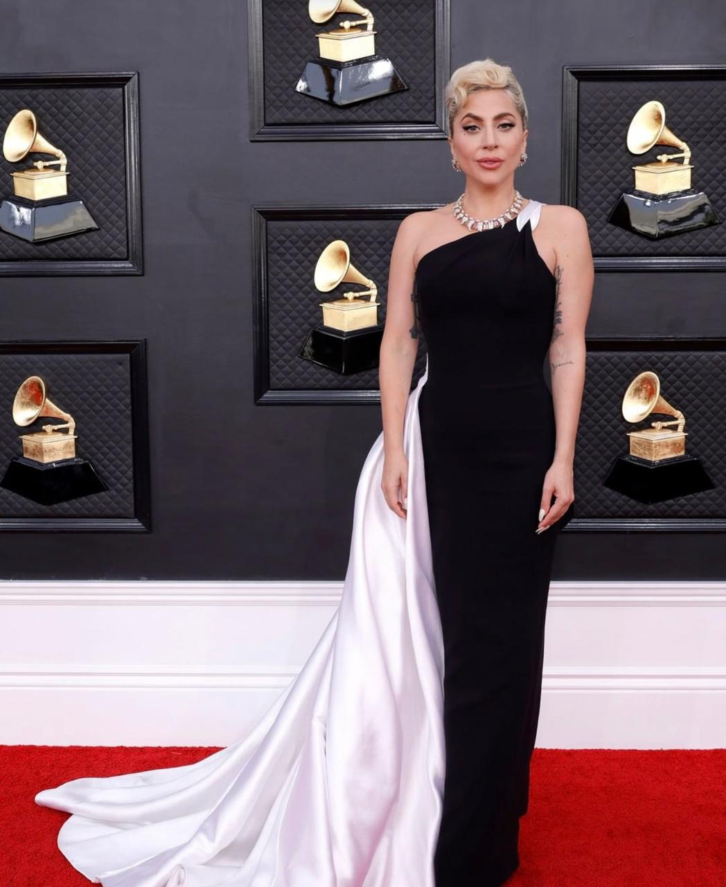 Premios Grammy 2022: todos los looks de la alfombra roja