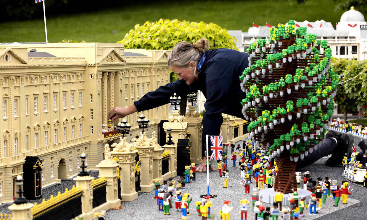 LEGO también se suma al Jubileo de Platino de la reina Isabel II