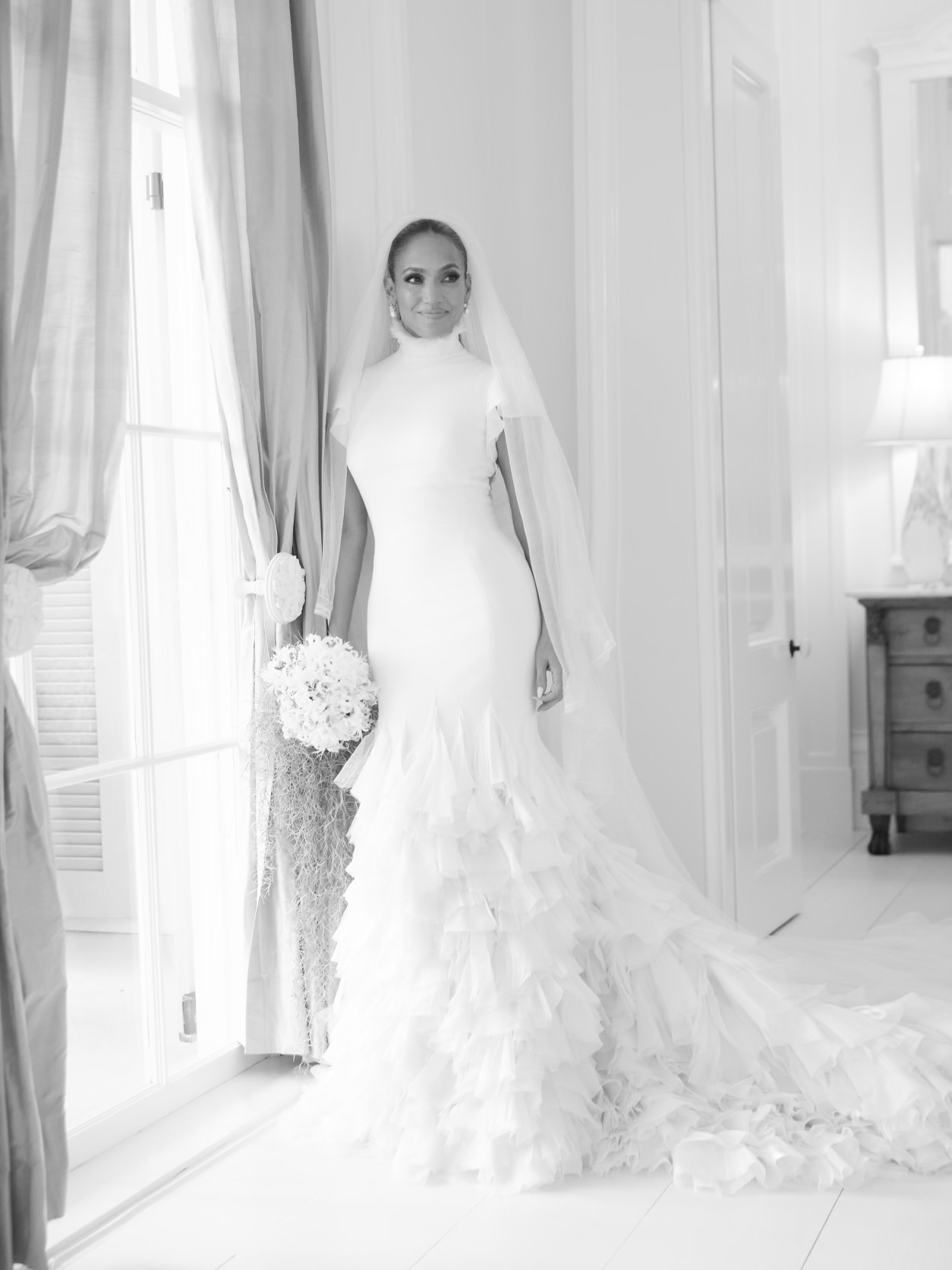 Los tres vestidos de novia de Jennifer Lopez