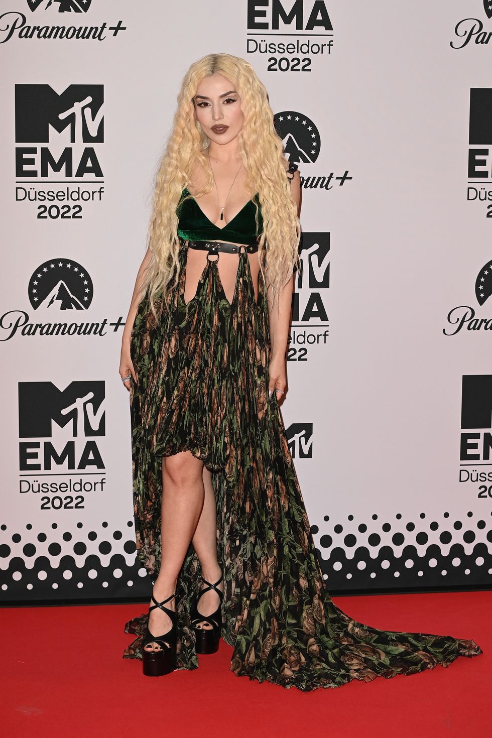 MTV EMAs 2022: los mejores looks de la alfombra roja