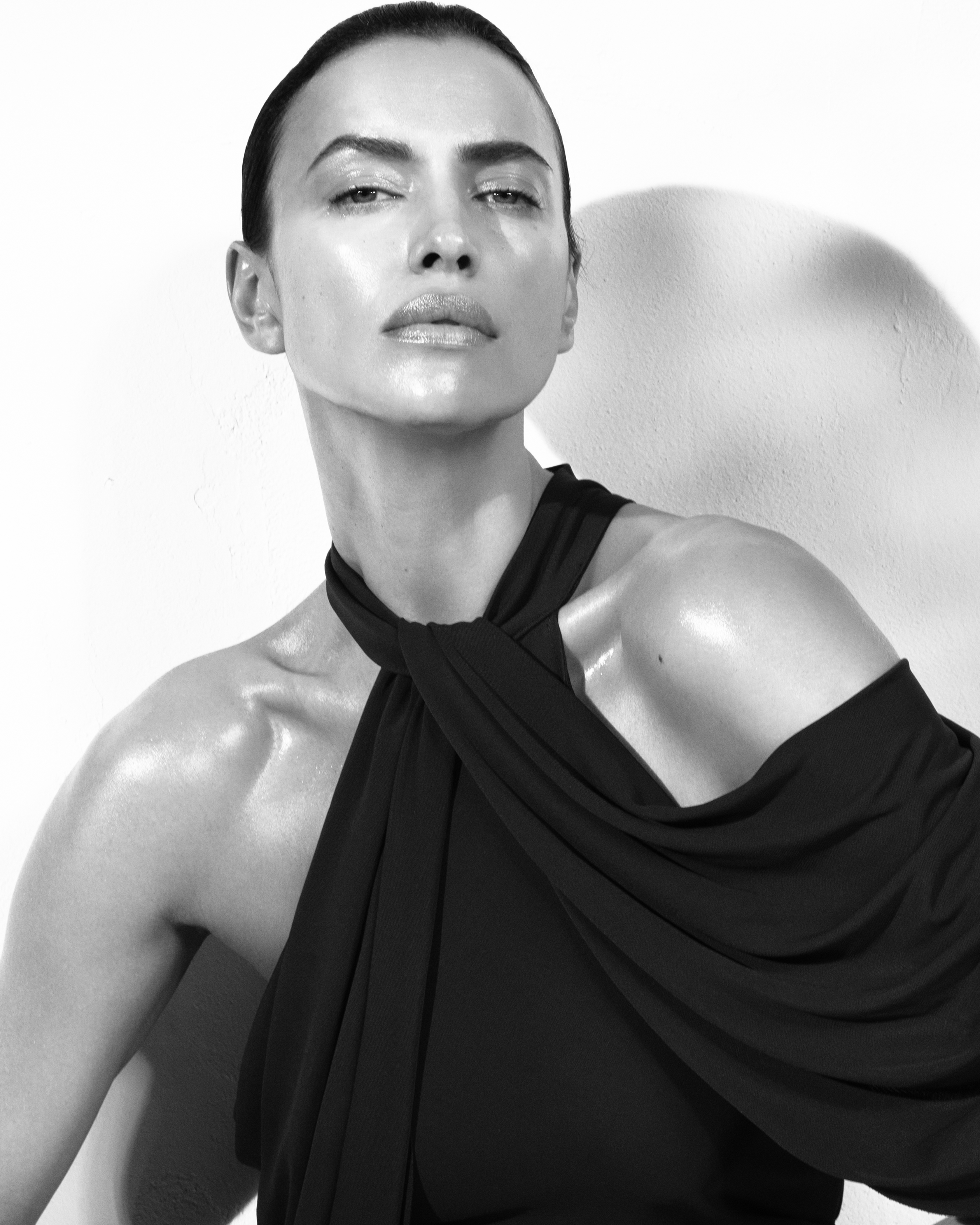 Irina Shayk imagen de la nueva cápsula de Zara