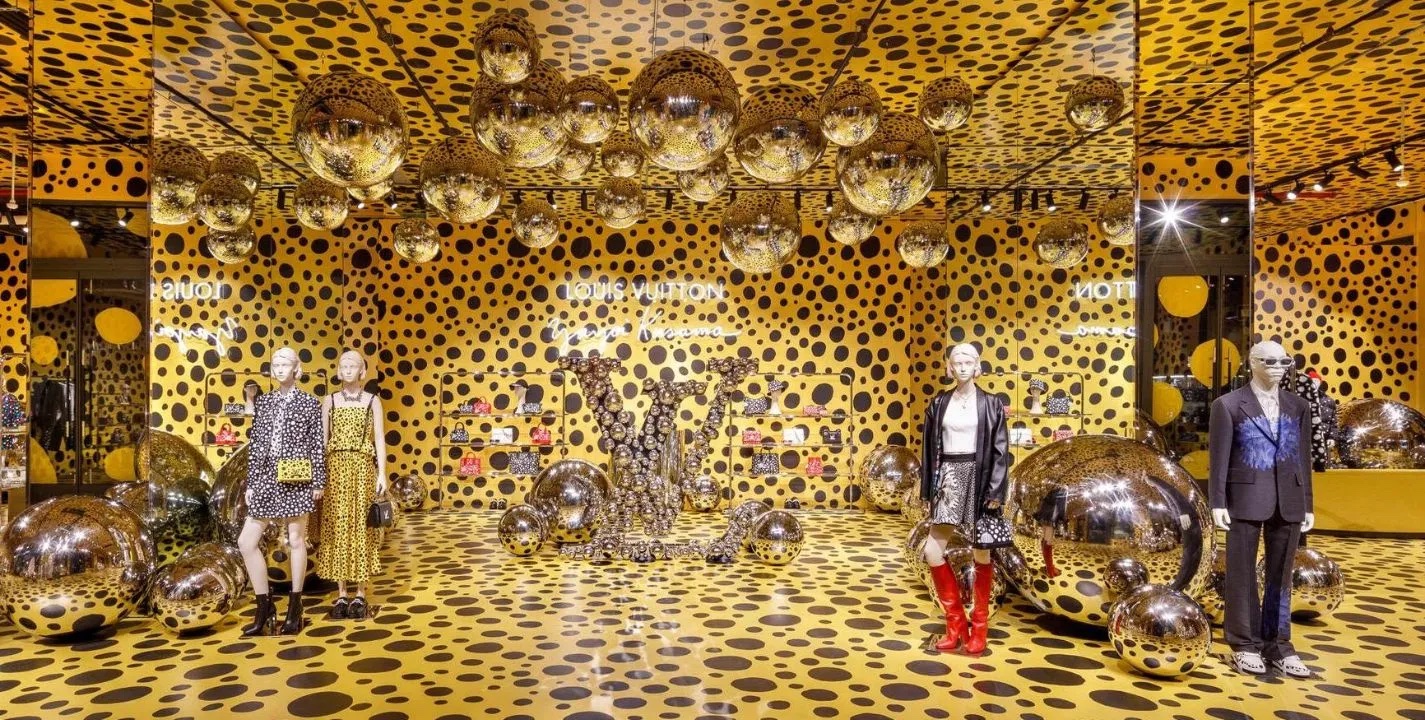 La impresionante instalación de Yayoi Kusama en la tienda Louis Vuitton en Nueva York