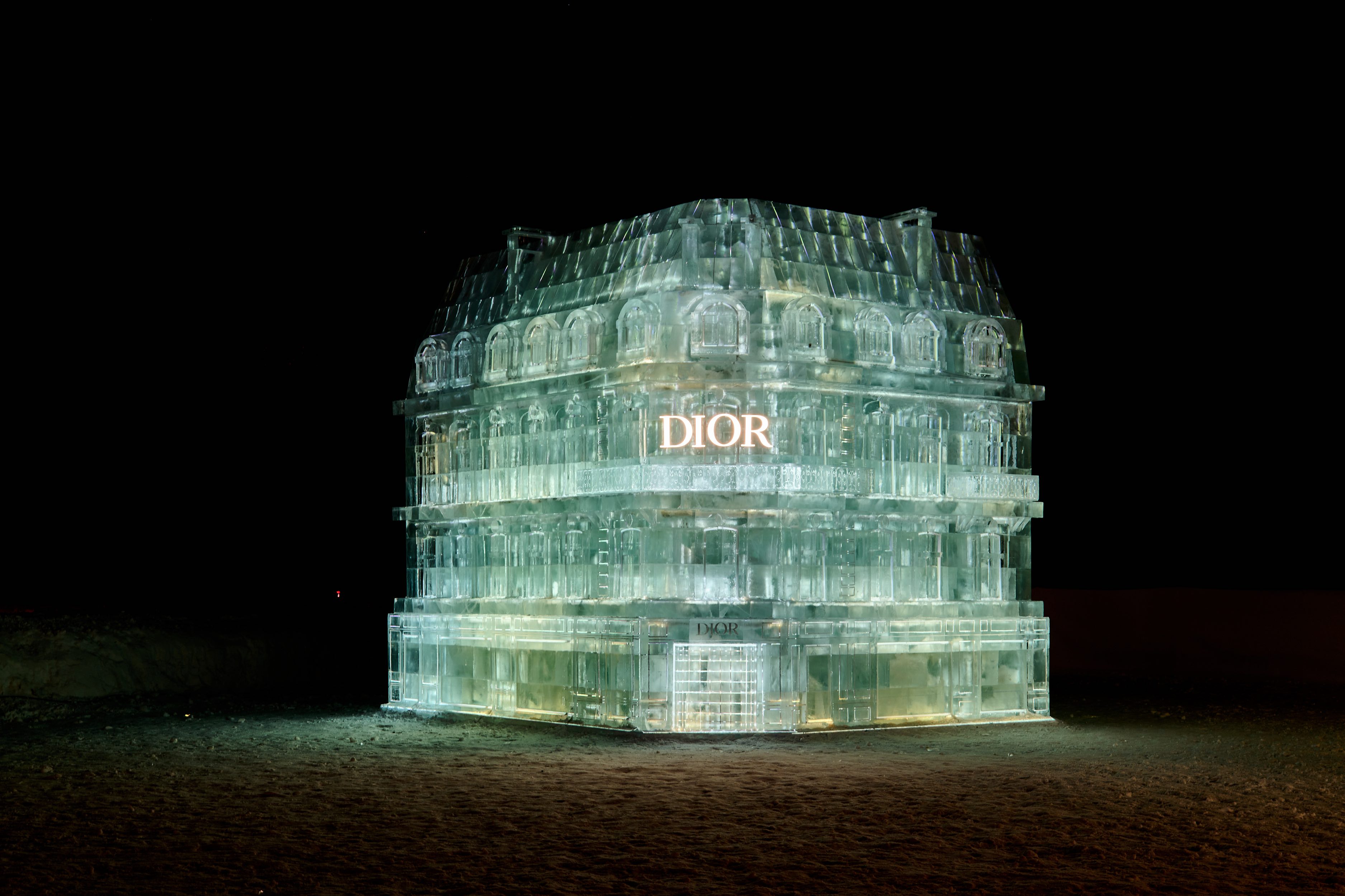 Dior abre su nueva pop-up de hielo en el Lago Songhua de China