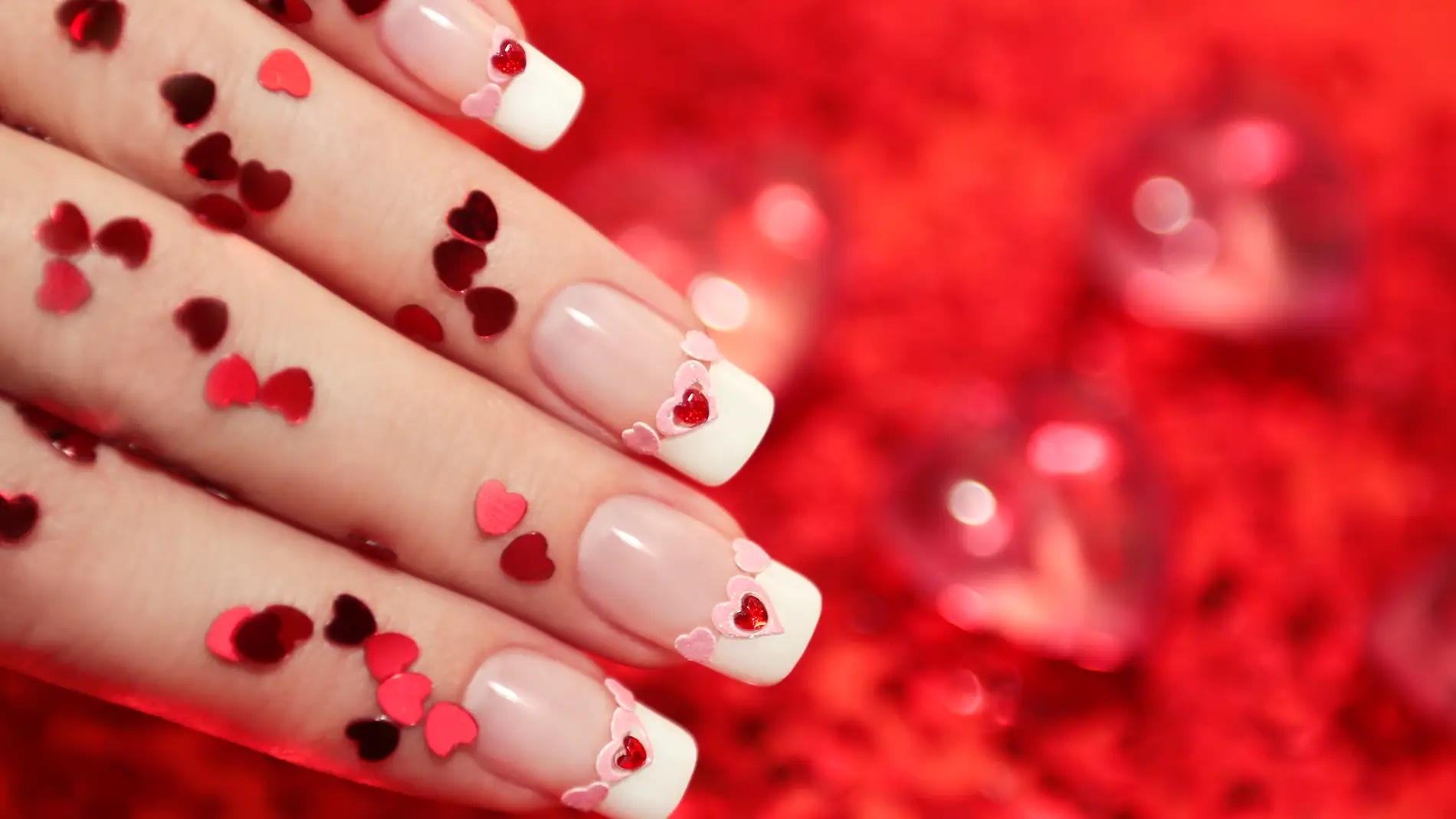5 manicuras (llena de corazones) para celebrar San Valentín