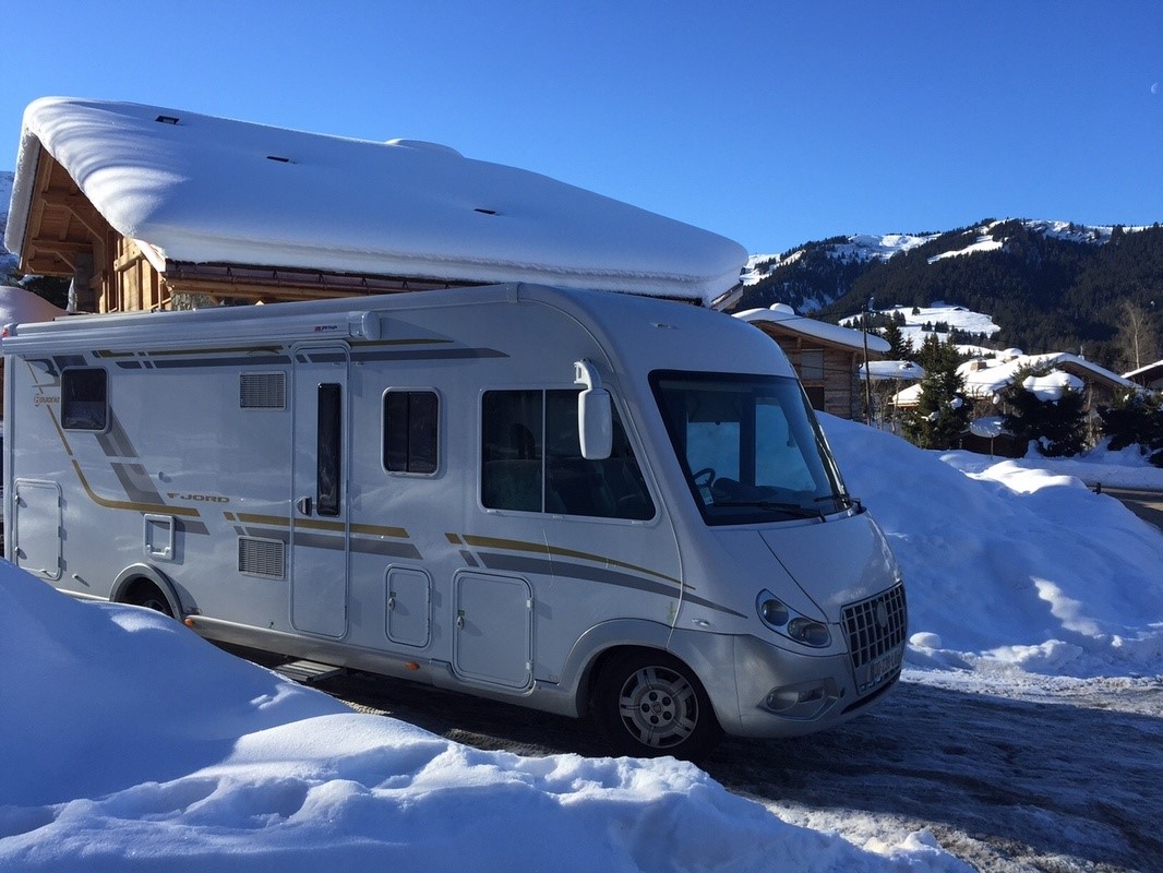 A la nieve en autocaravana: 7 lugares donde esquiar