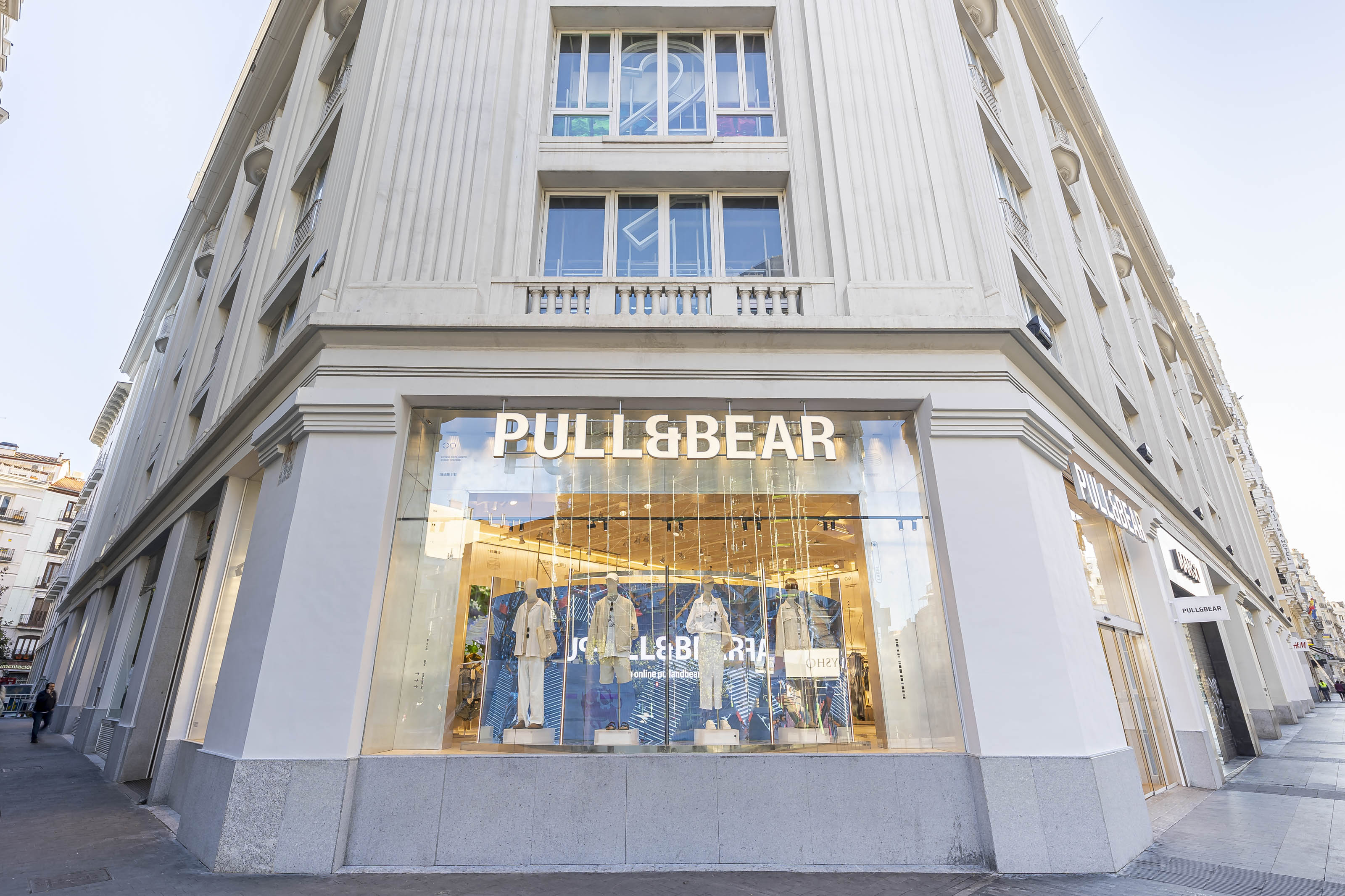 Pull&Bear inaugura su nuevo flagship en la Gran Vía de Madrid 