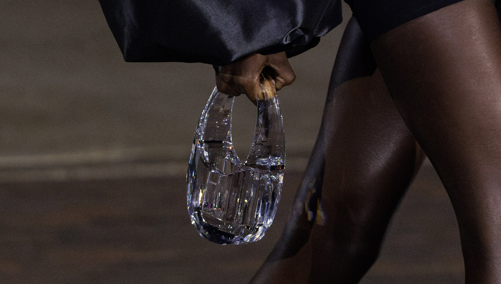 El bolso de Swarovski x Coperni