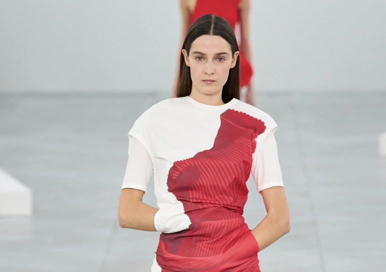 Issey Miyake Fall 2025
