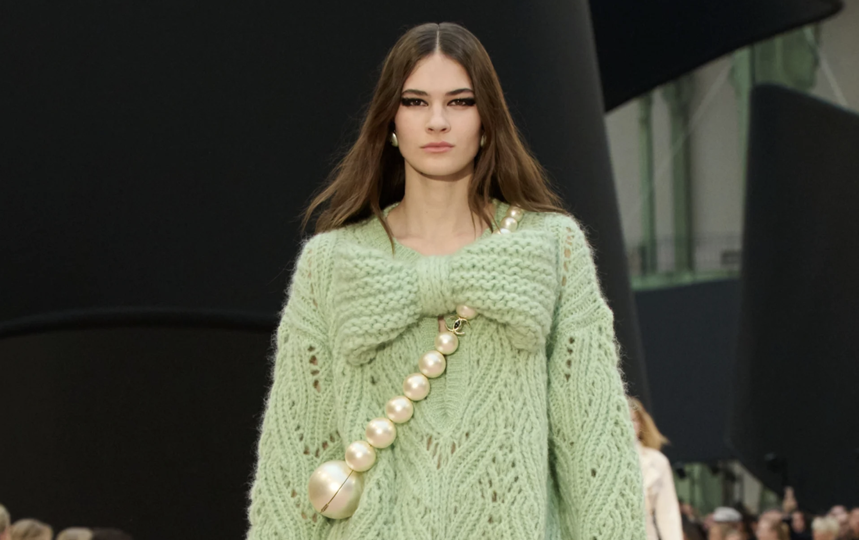 Chanel transforma los bolsos icónicos en su colección Fall 2025/26